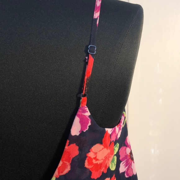 💥4 for $25 Forever 21 Floral Dress - Picture 4 of 6